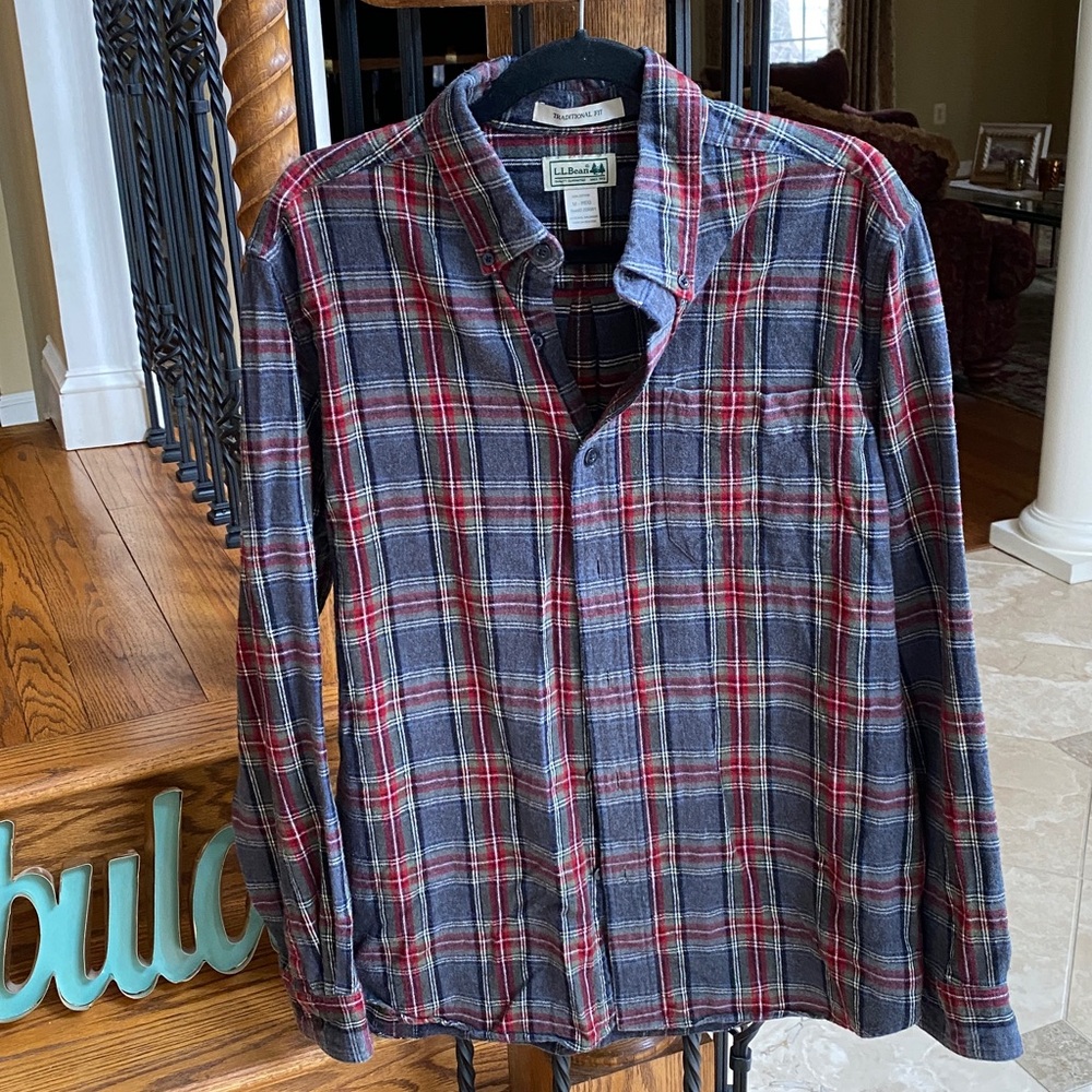L.L. BEAN Traditional Fit Med. Shirt